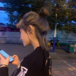 被迫当众任人玩弄H奶牛
